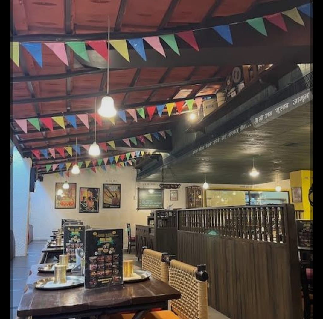 Lion's Cave Resort dining area